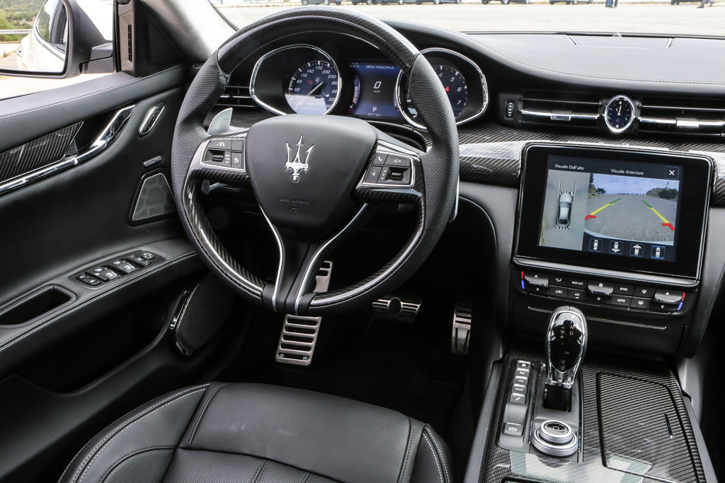 Maserati Quattroporte Седан